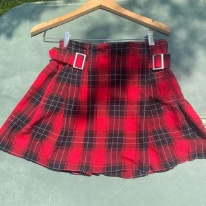 Pleated red and black skirt elastic waistband kids 14-16